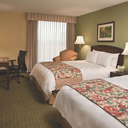 Hotel Carlingview Toronto Airport Mississauga Room photo