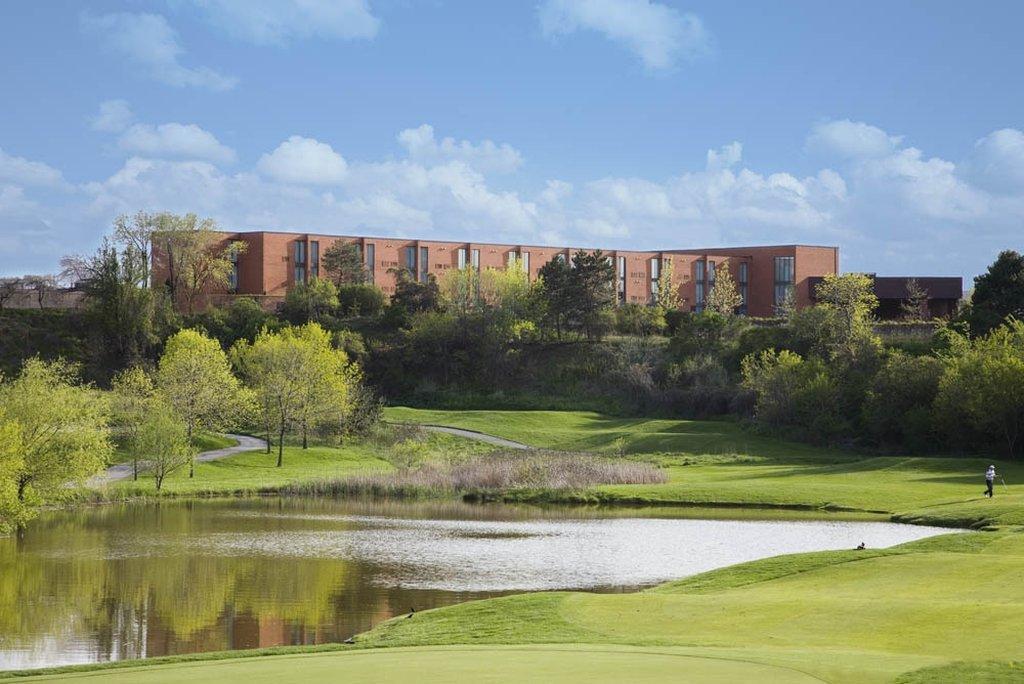 Hotel Carlingview Toronto Airport Mississauga Exterior photo